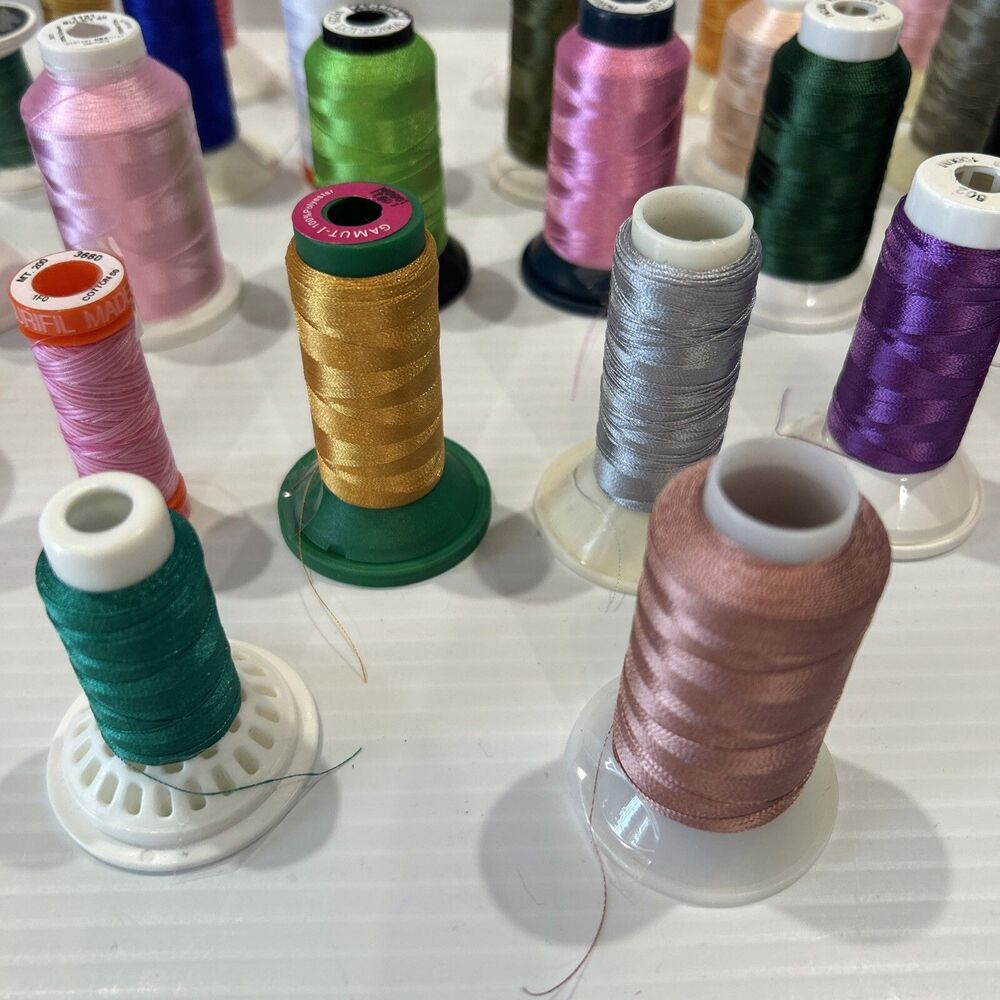 Lot Of 30 Floss Thread Colorful Sewing Quilting Embroidery Machine - Picture 7 of 9